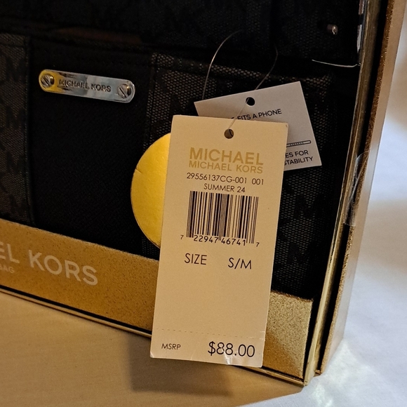 Michael Kors Black Adjustable Belt Bag - Picture 7 of 11